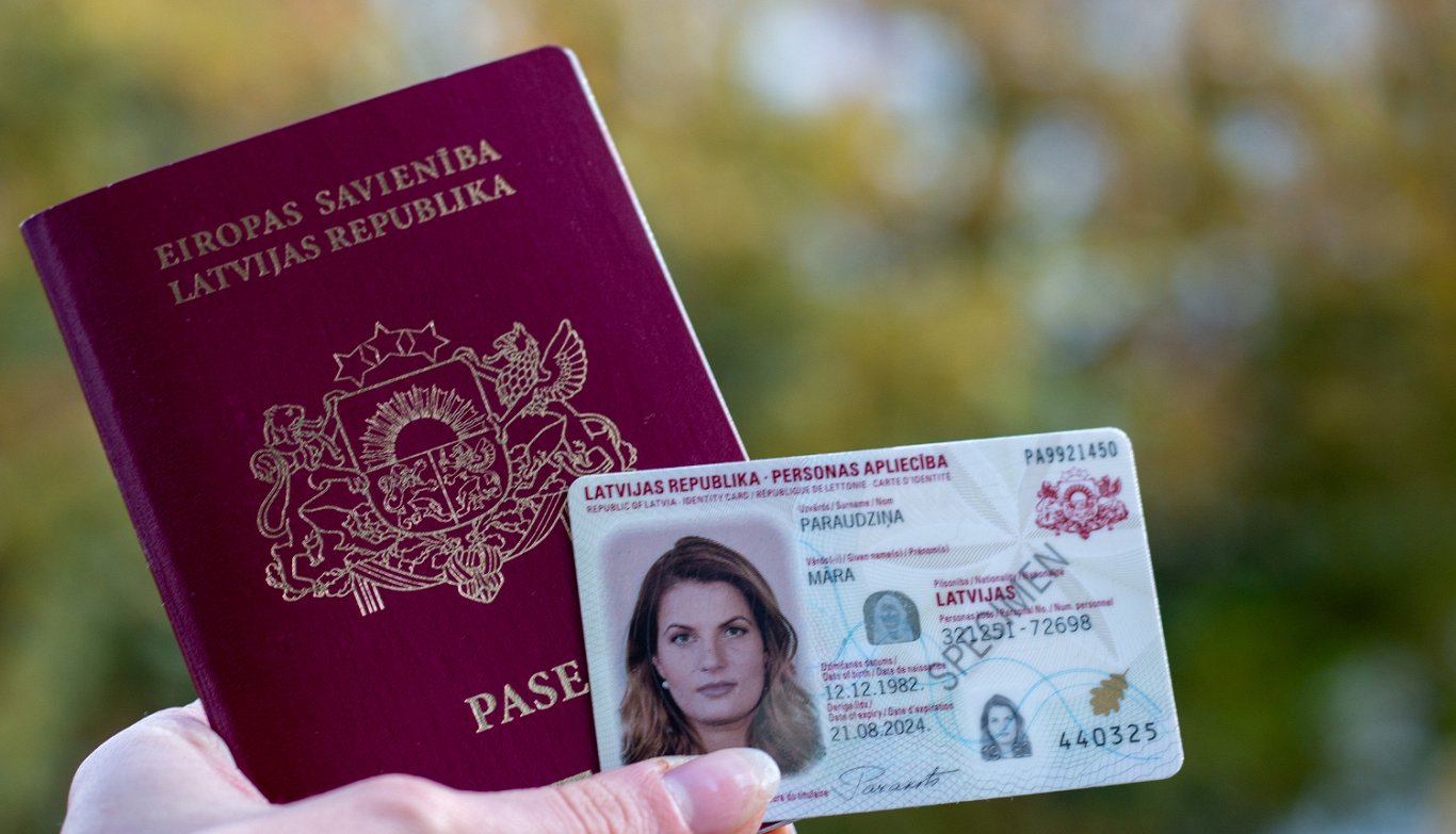 eID card – now a compulsory document for Latvian citizens living abroad -  Baltic News Network